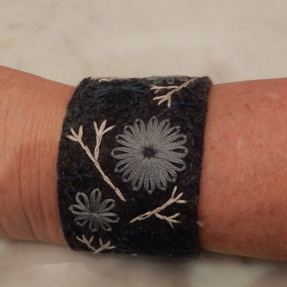 Handmade Hand Embroidered Wool Felt Wrist Cuff - Picture 4 of 5